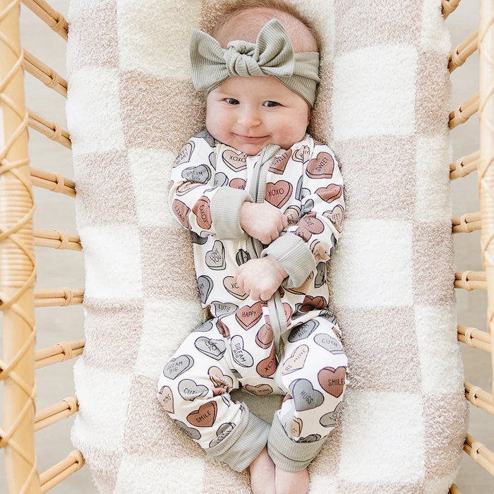 Mebie Baby | Ribbed Bamboo Zipper | Conversation Hearts