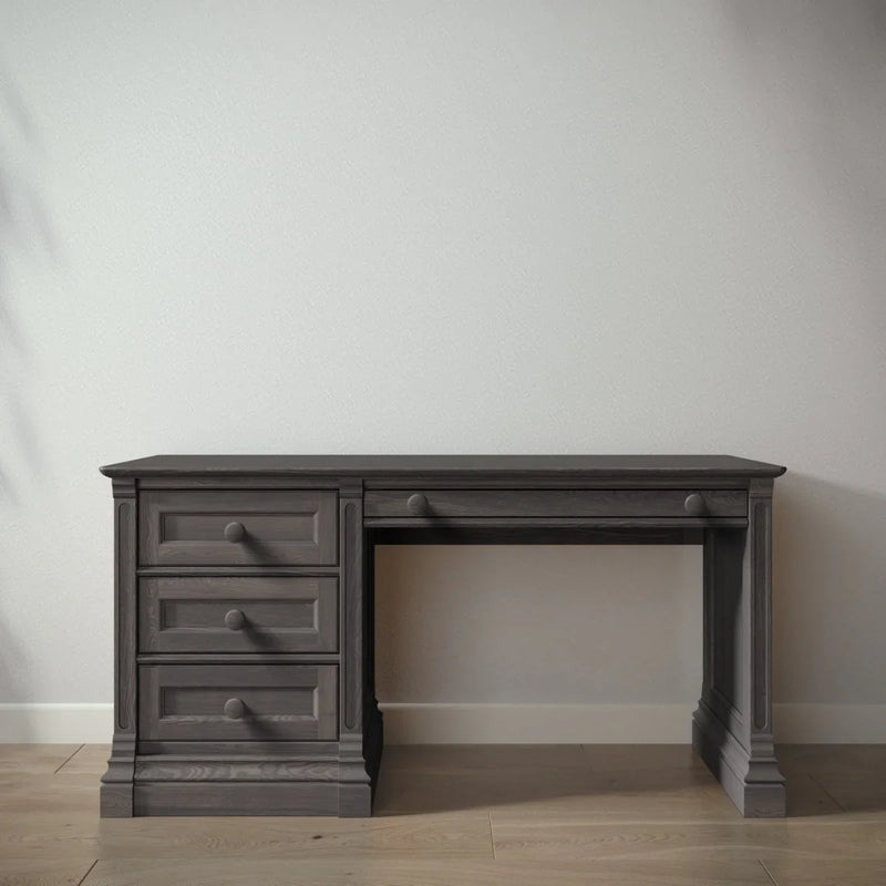 Romina Imperio Desk