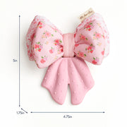 Sweetie Crinkle toy shown with size dimensions for reference