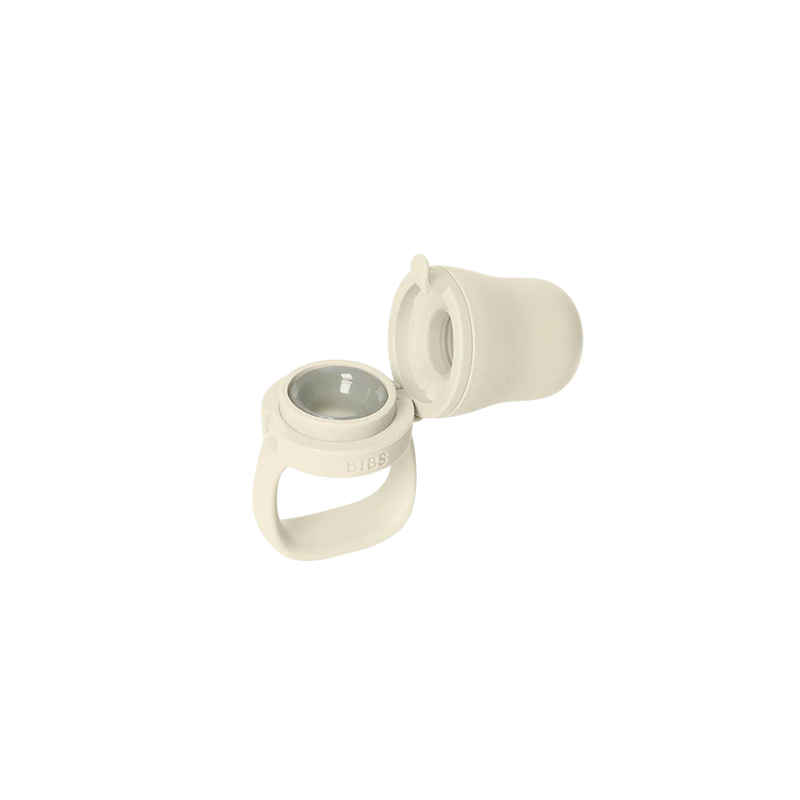 BIBS baby feeder assembled with ergonomic handle and silicone feeding pouch