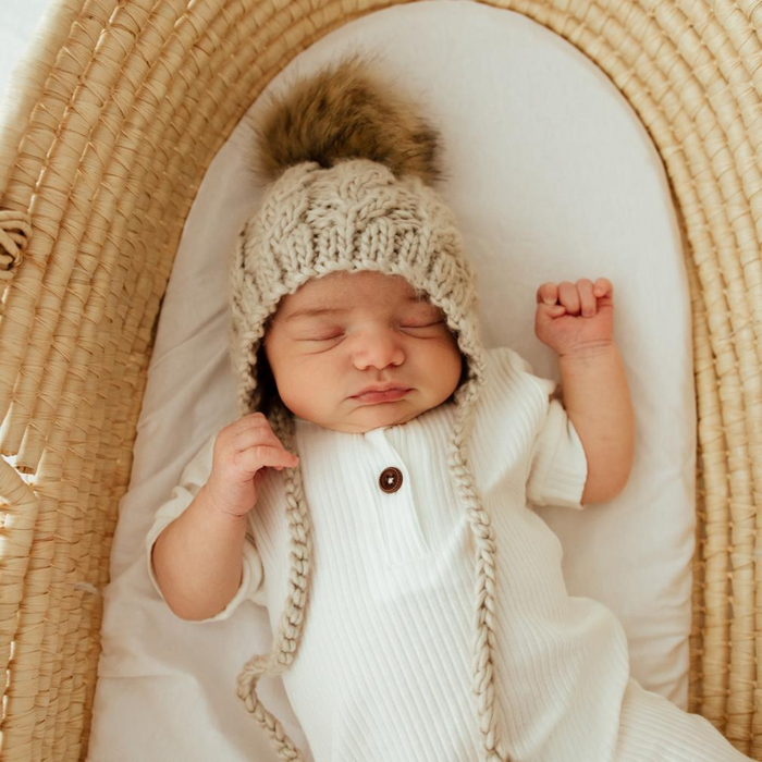 Huggalugs | Aspen Cable Knit Bonnet | Oatmeal